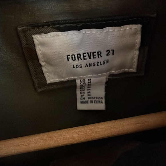 Forever 21 Women’s Hooded Camo Jacket, size medium. - Picture 2 of 3